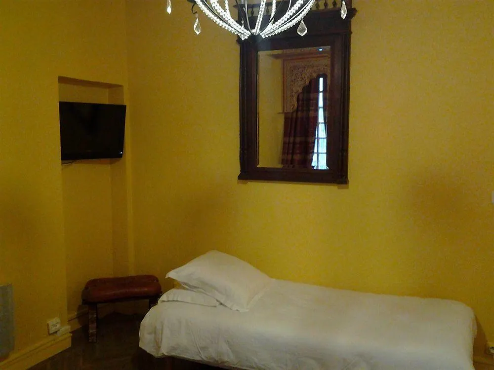 **  Hotel De La Tour De L'Horloge دينان فرنسا