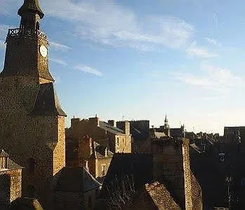 Hotel De La Tour De L'Horloge دينان